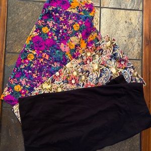 Pair of EUC Leggings TC **Black Pair SOLD**